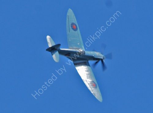 Sunlight 'glinting' off the wings