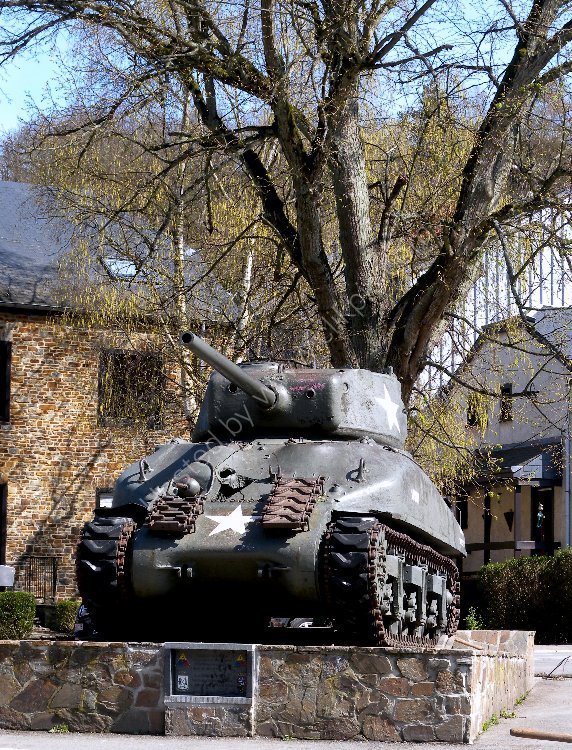 Monument - M4A1(76) Sherman Tank Statue in La-Roche-en-Ardenne, Belgium