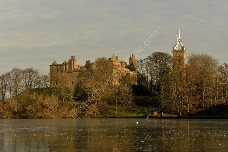 Palace - Linlithgow Palace and St.Michael's Church - Frozen Palace