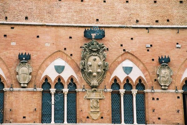Medici Family Arms, Piazza del Campo, Sienna, Tuscany