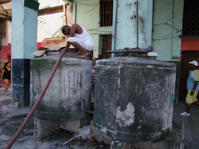 Filling Water Butts, Havana