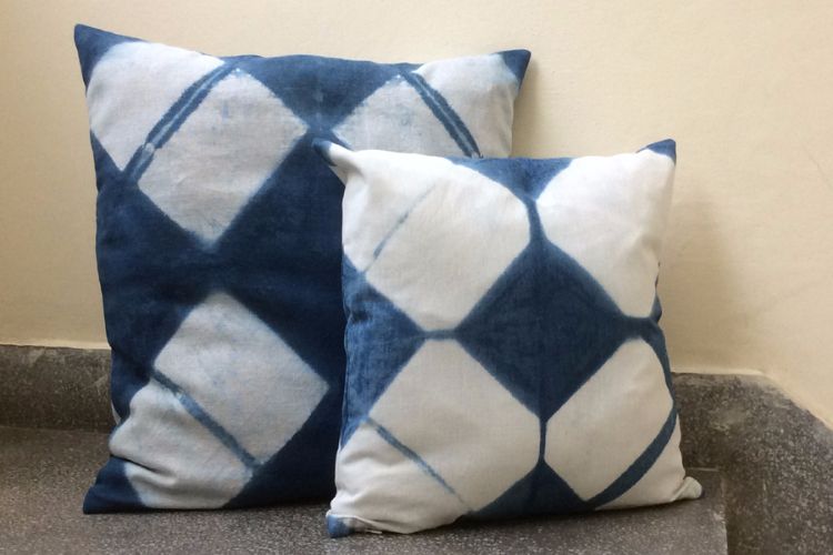 2821210-Cotton Indigo Cushion Cover