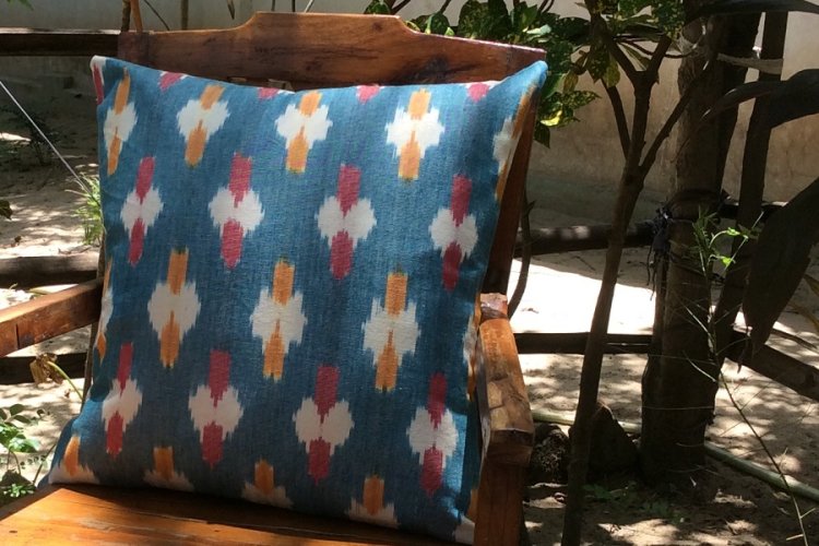 6421169-Koyyalgudam Cushion Cover