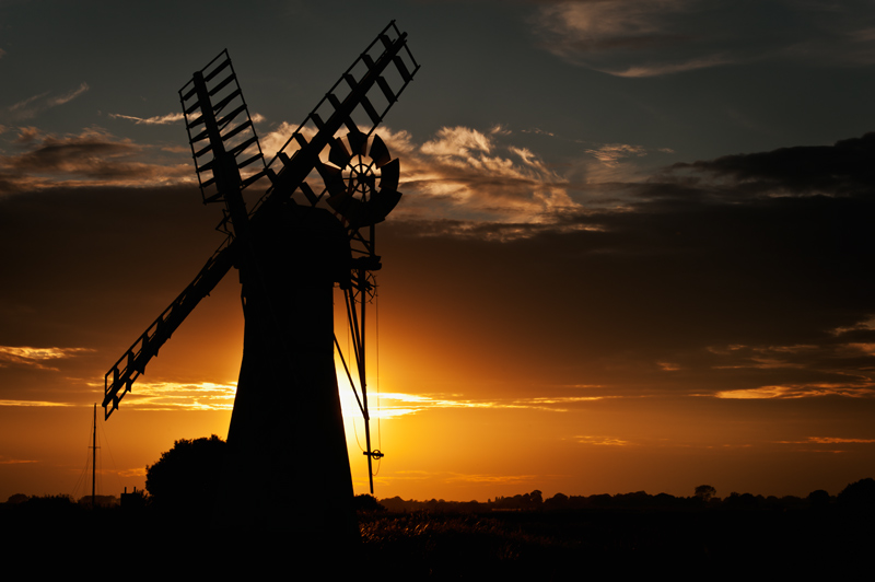 Sun Sets Over Thurne