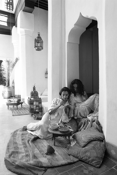 Henna ritual Riad Marrakech