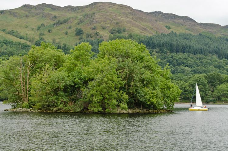 AANWW Loch Earn Island with Yacht 3793