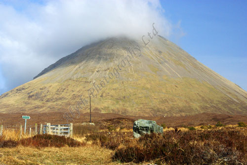 AAPWL 2188 Isle of Skye Red Cuillin from Sligachan