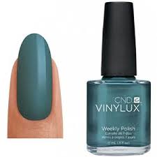 CND Vinylux Daring Escape #109 €12