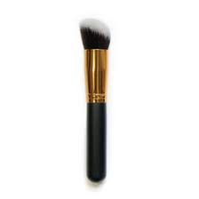 Angled Soft Head Kabuki Brush €15