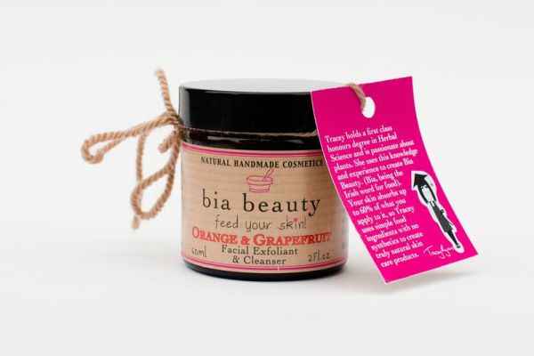 Bia Beauty Orange & Grapefruit Facial Exfoliator & Cleanser €16.95