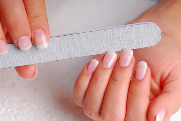BCI Nail file for artificial nails 100/180 grit €1.50