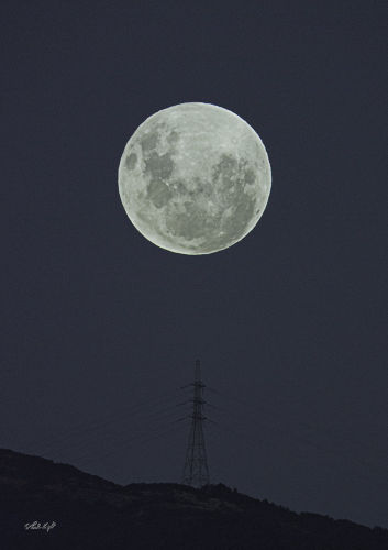 Full moon over Arapaepae Ridge, 0996