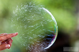 Capture a Bursting Bubble