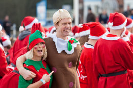 Weymouth 'Chase the Pudding' Santa Dash 2015