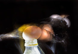 Schrödinger's Egg: Making use of the stroboscopic effect