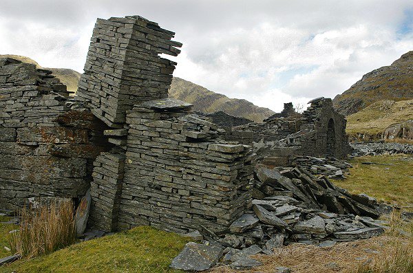Derelict & Collapsing Houses
