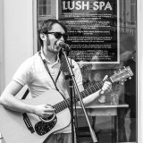 008.Busker
