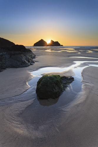 SUNSET BETWEEN GULL ROCKS (Holywell Bay)