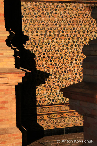 Shadows. Plaza de Espana.