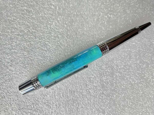 Twist Pen = Turquoise pearl twist