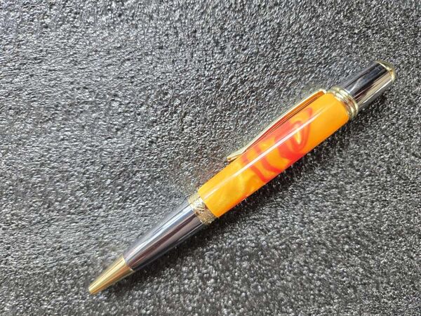Twist Pen = Firey Duke