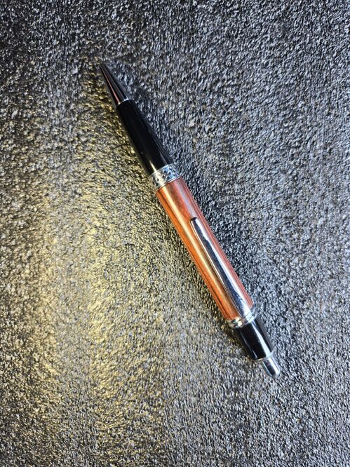 Click Pen = Kingwood WOOD pen on chrome
