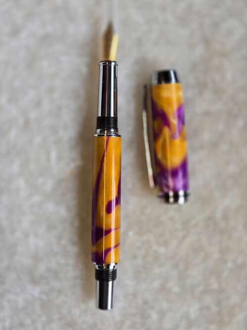 Fountain Pen = Regal swirl on sterling silver