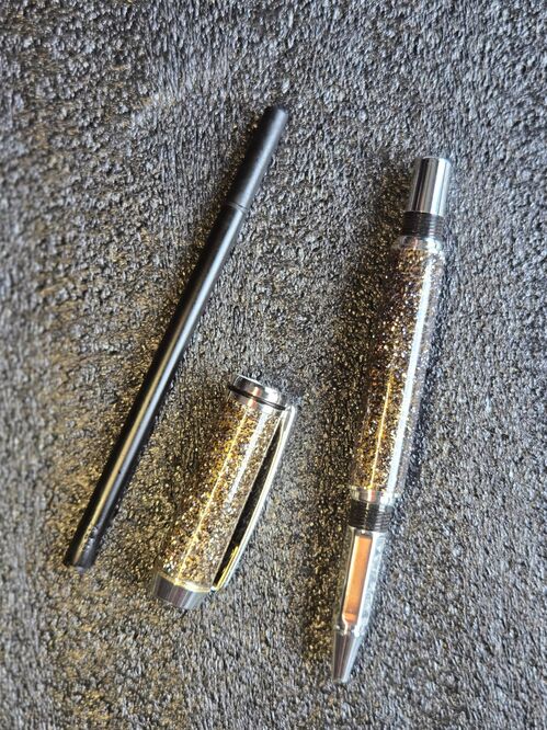 Rollerball Pen = gold glitter on Gold