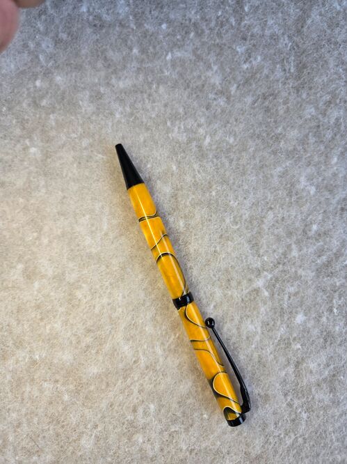Twist Pen = Bumble on Black chrome