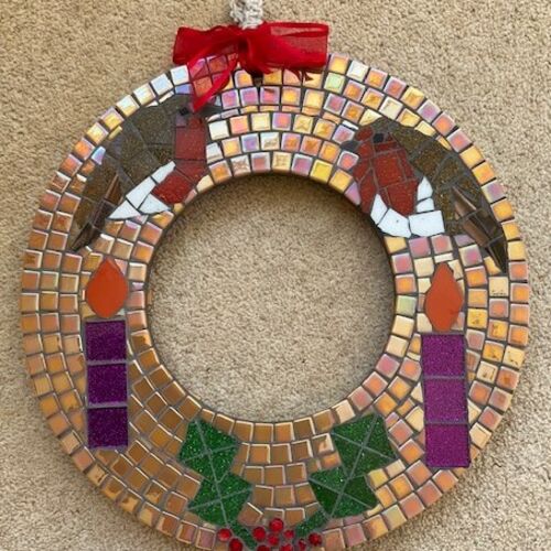 Robin Christmas Wreath with pegs. Mosaic. £20