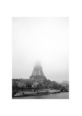 Paris - La Tour Eiffel au brouillard