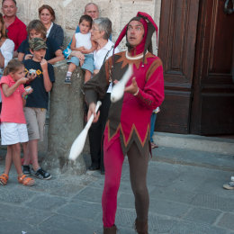 Montepulciano Juggler