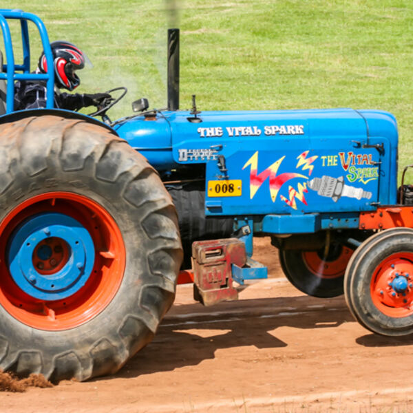 Tractor Pulling (Keith)