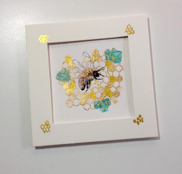 Ginger Bee & Honeycomb