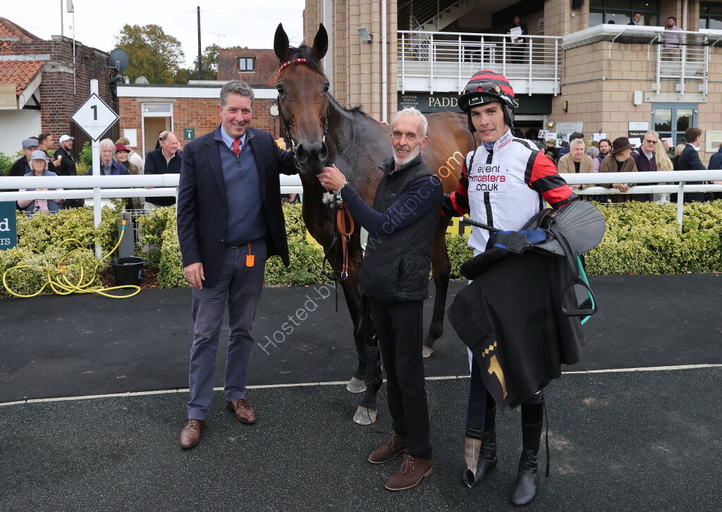 Pricedup Bet Mares' H'cap Hurdle