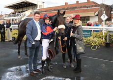 Apron Payrun Mares' Maiden Hurdle