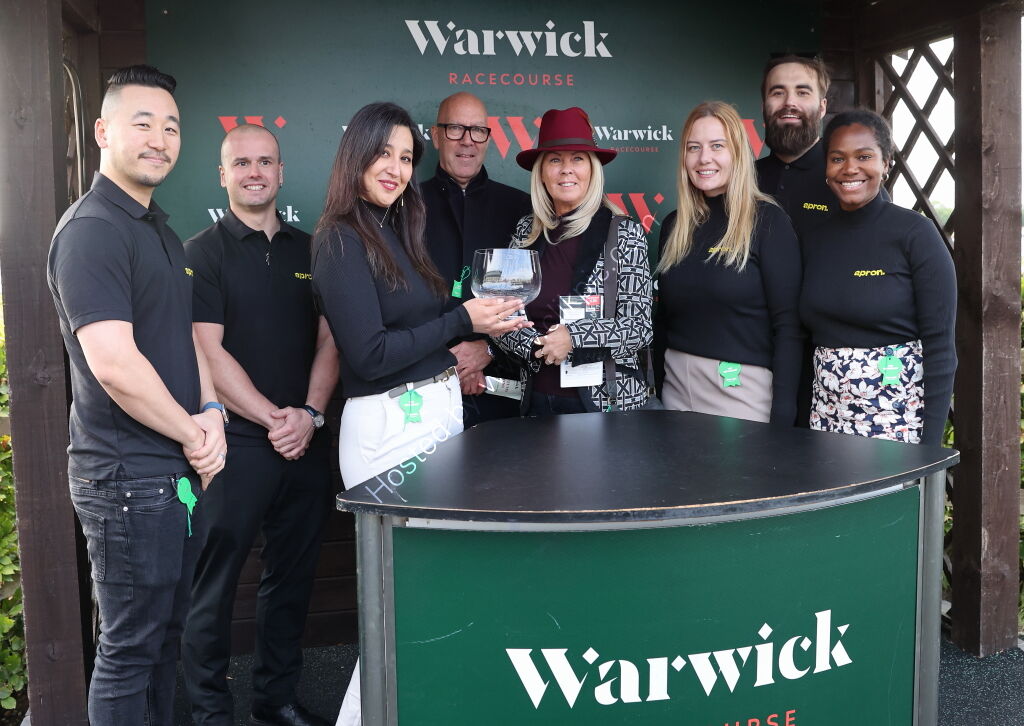 Apron Payrun Mares' Maiden Hurdle