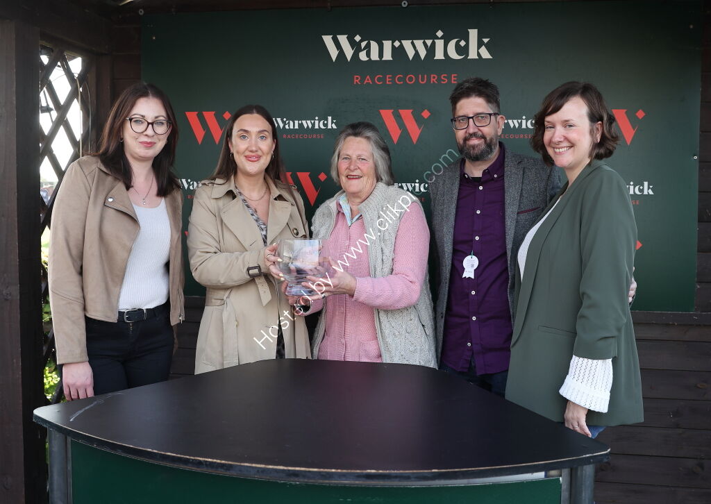 Zoo Accounting Open 'NH' Flat Race