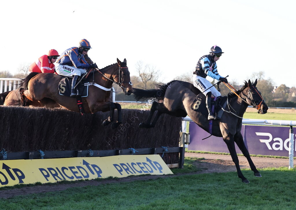 Pricedup  Mares' H'cap Chase