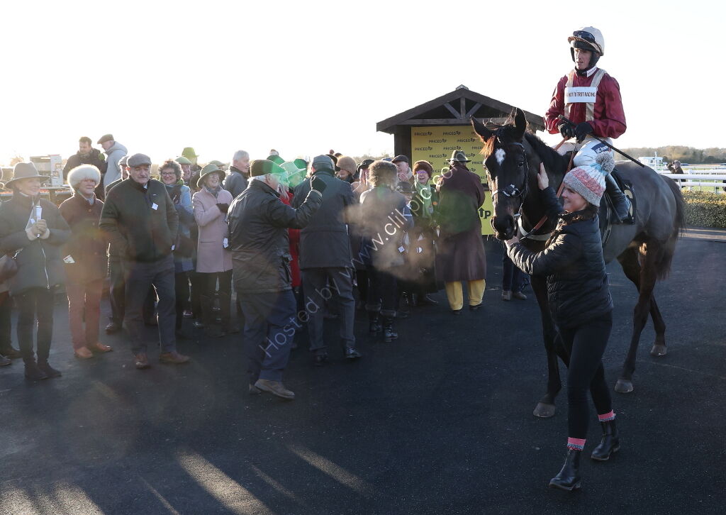 Pricedup  Mares' H'cap Chase