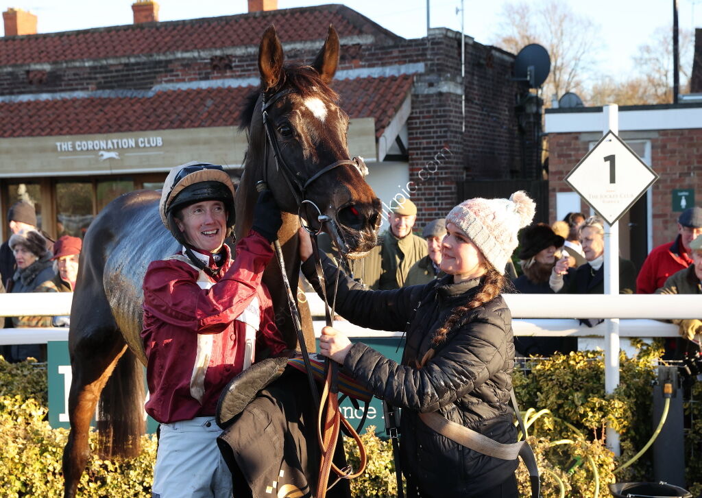 Pricedup  Mares' H'cap Chase