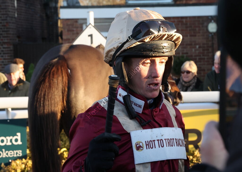 Pricedup  Mares' H'cap Chase