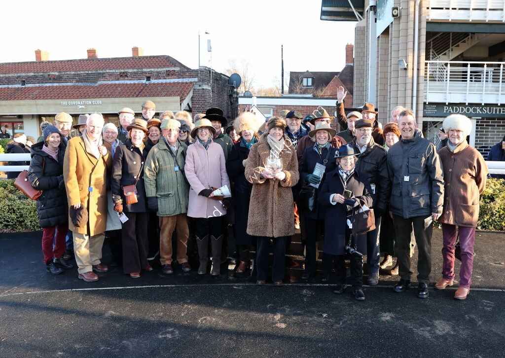 Pricedup  Mares' H'cap Chase