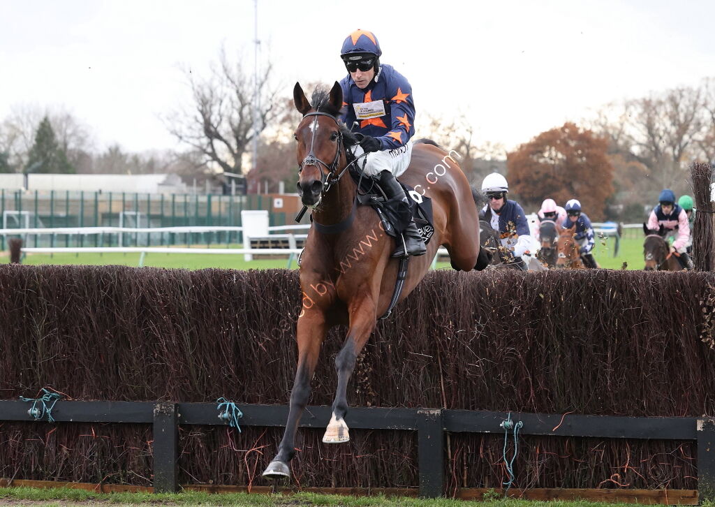 Aztec Aerosols Nov H'cap Chase