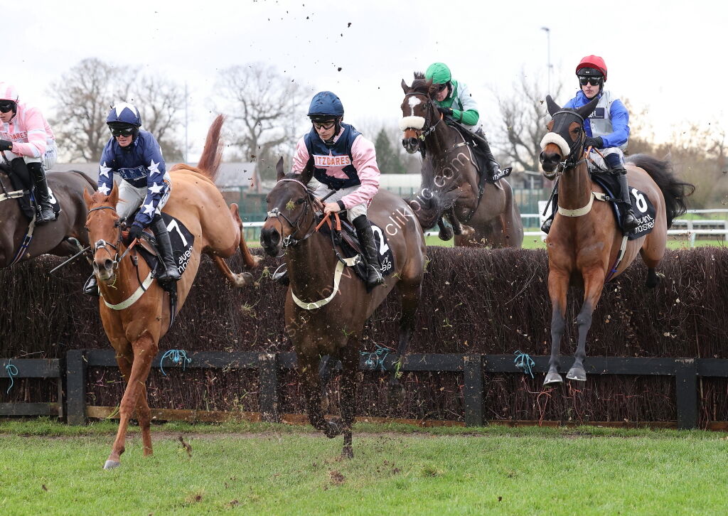 Aztec Aerosols Nov H'cap Chase