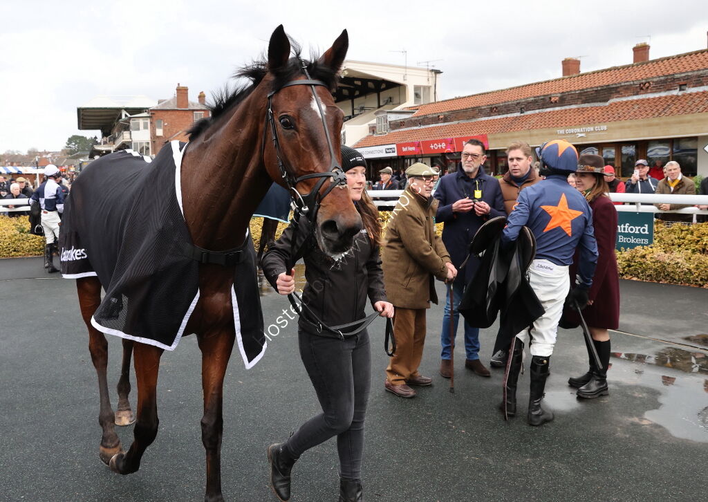 Aztec Aerosols Nov H'cap Chase