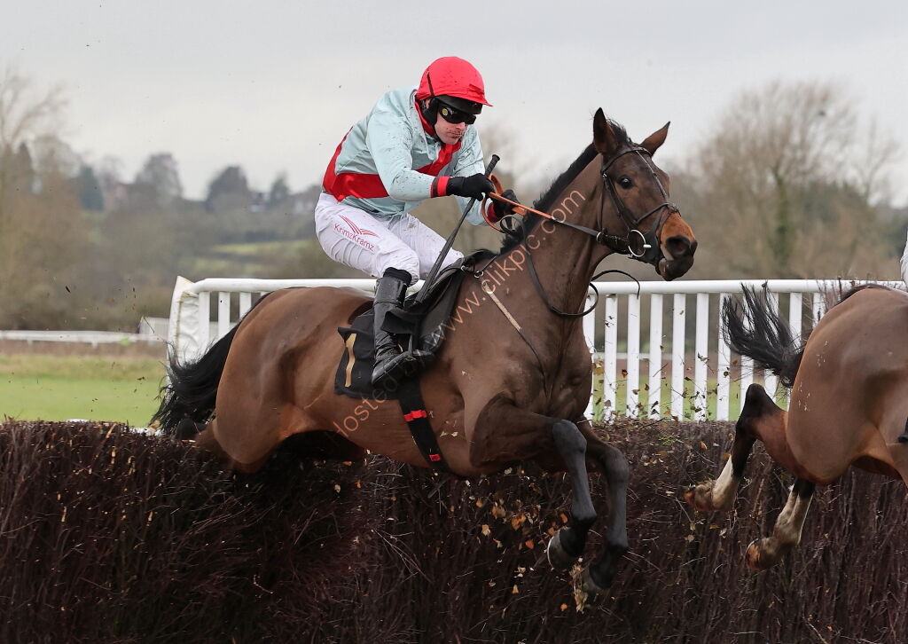 Betano Novices' Limited Handicap Chase