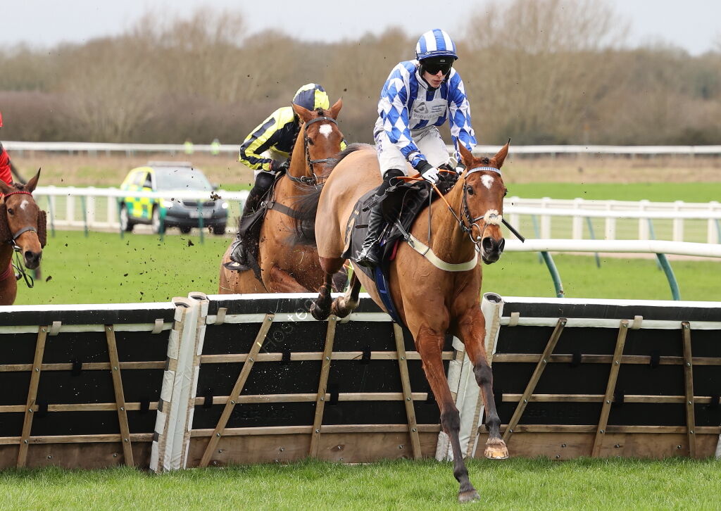 JCB "Hands and Heels" H'cap Hurdle