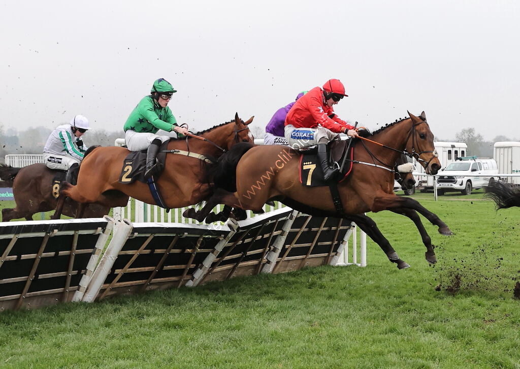Oddschecker Novices  Hurdle (Div 2)