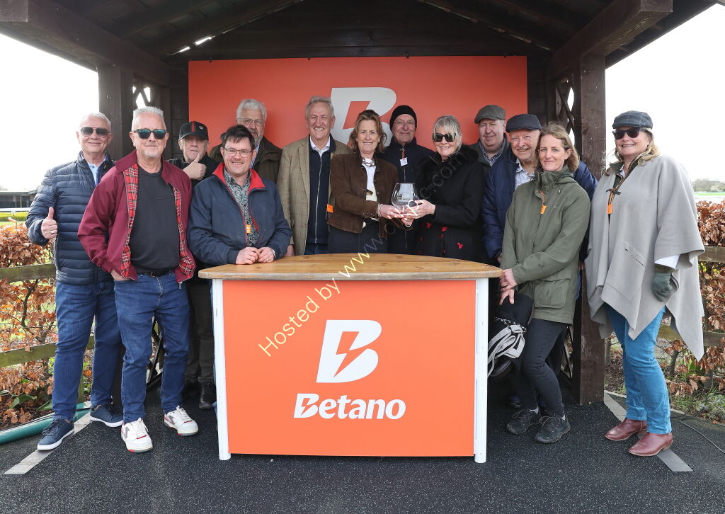 Betano Novices'  Handicap Chase